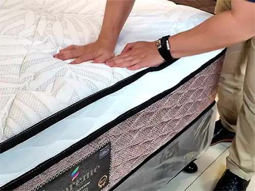 Fitur Plush Top tebal pada Elite Serenity Supreme